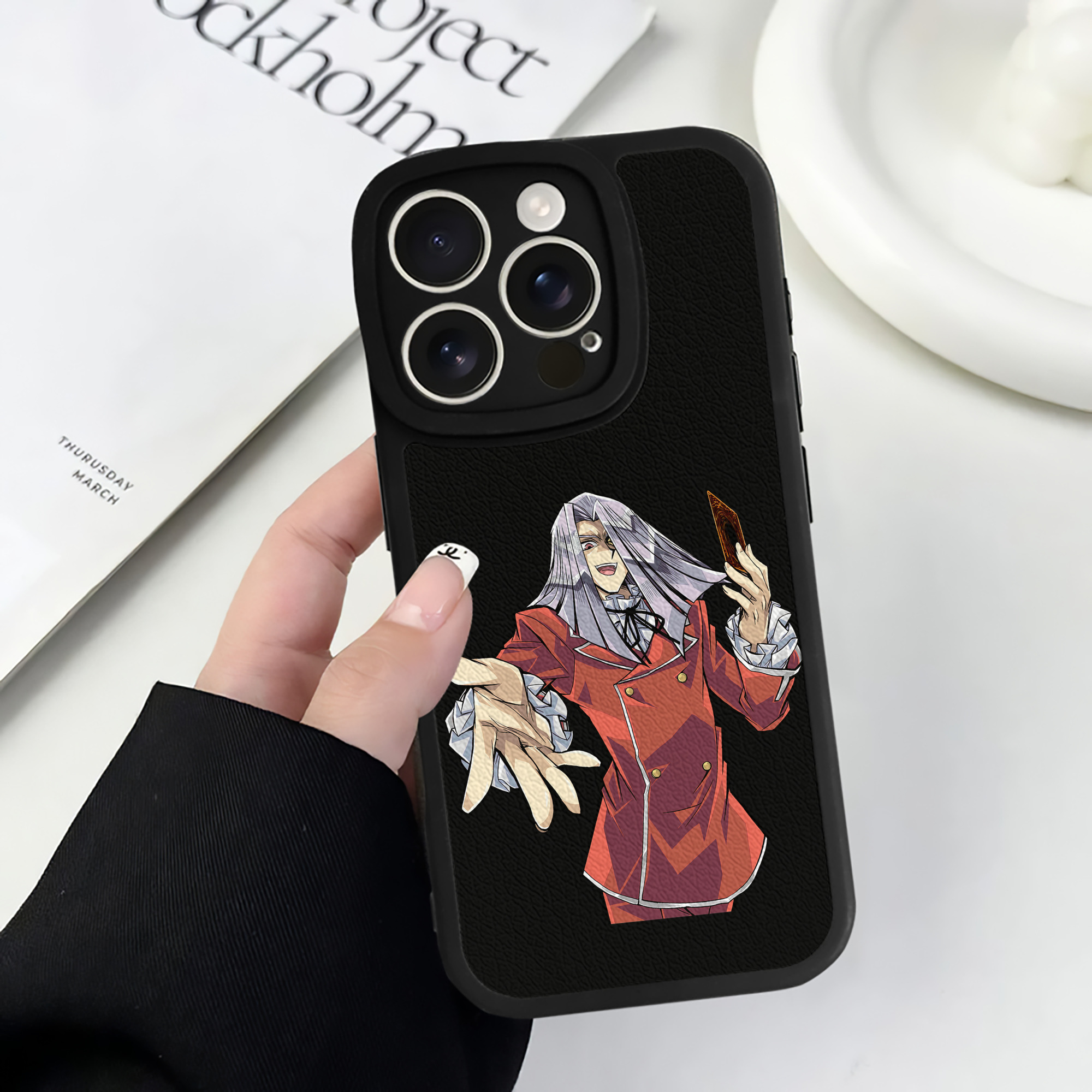 （画像用） 遊☆戯☆王 Yu-Gi-Oh! 【iPhone 16シリーズ対応】シリコンスマホケース（レザー調） 材質：シリコン